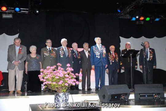 9MAY014-vi