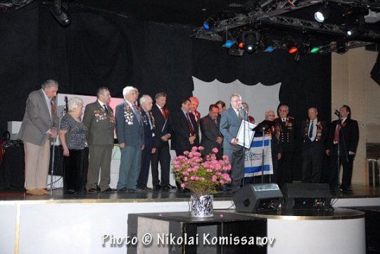 9MAY033-vi