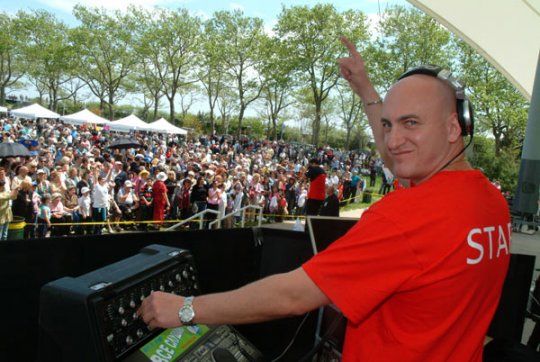 ny_russian_dj_pushkin02 ny_russian_dj_pushkin02