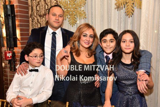 AAA0298-vi
