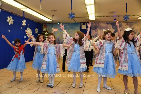 XMAS0225-vi