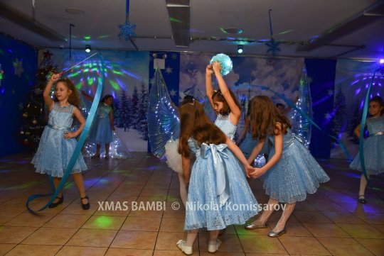 XMAS0316-vi