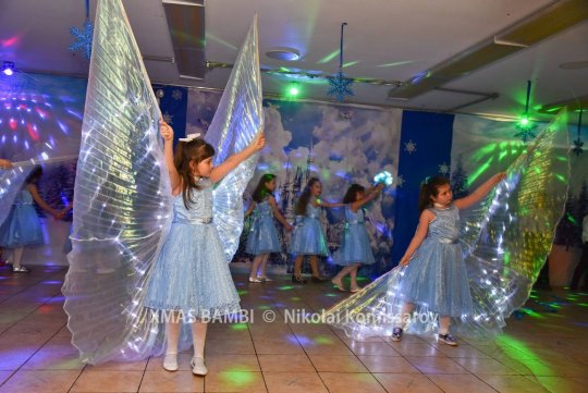 XMAS0323-vi