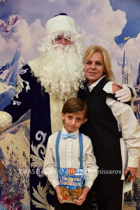 XMAS0523-vi
