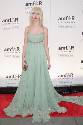 amfar-TaylorMomsen